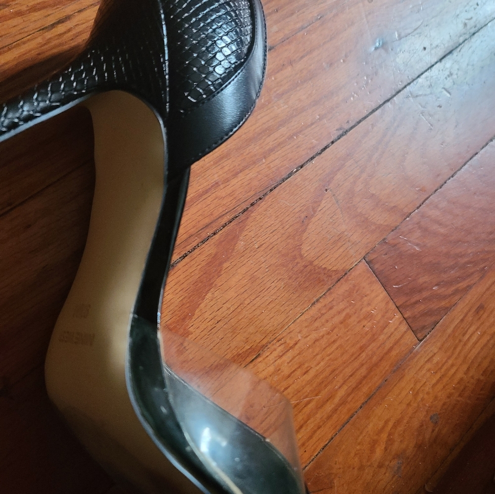 Shoes - Picture 5 of 5